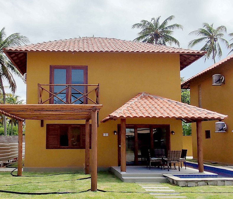 3 Bedroom Beach House, Private Pool, Walk Distance to Beach